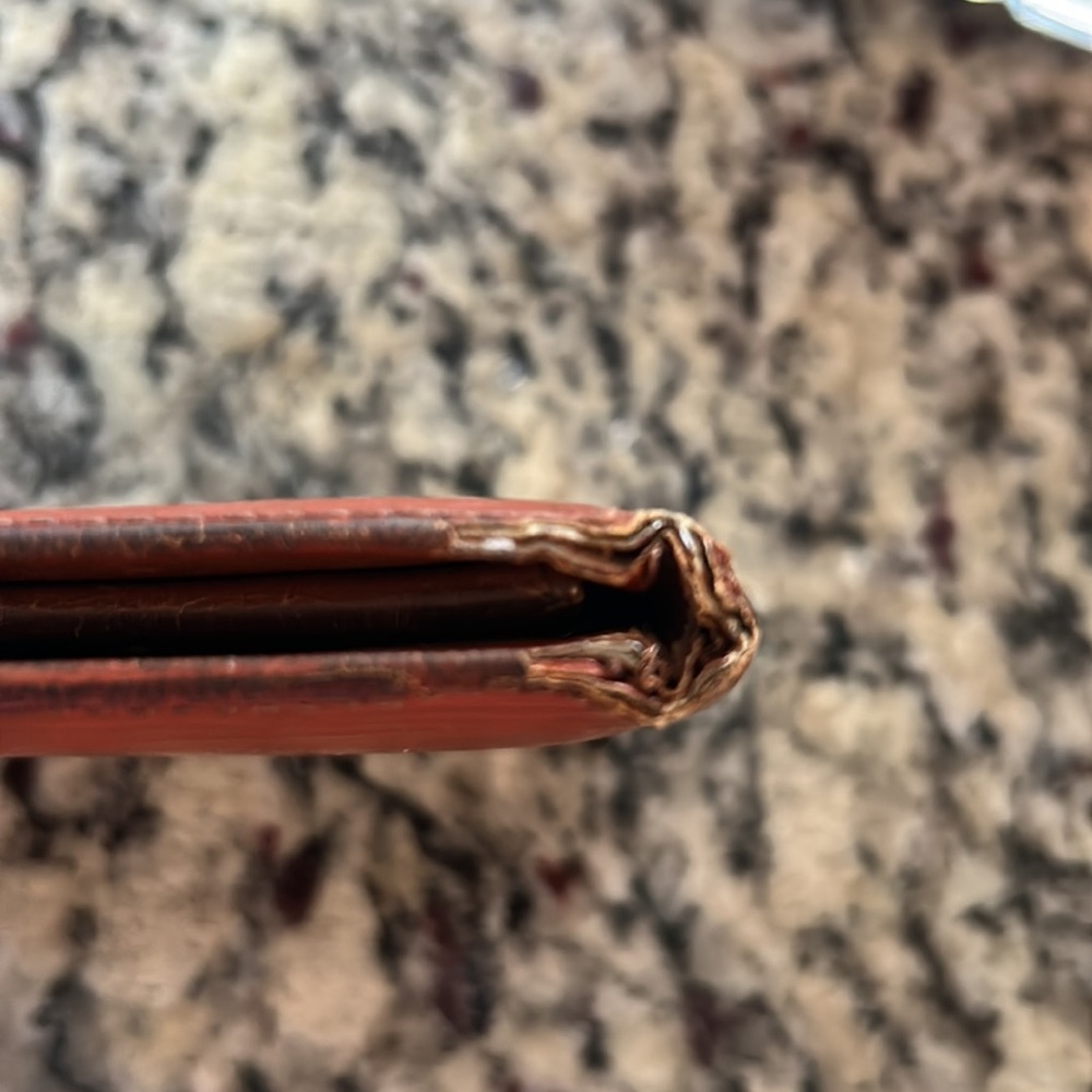 Louis Vuitton Epi Bifold Wallet - Picture 15 of 16